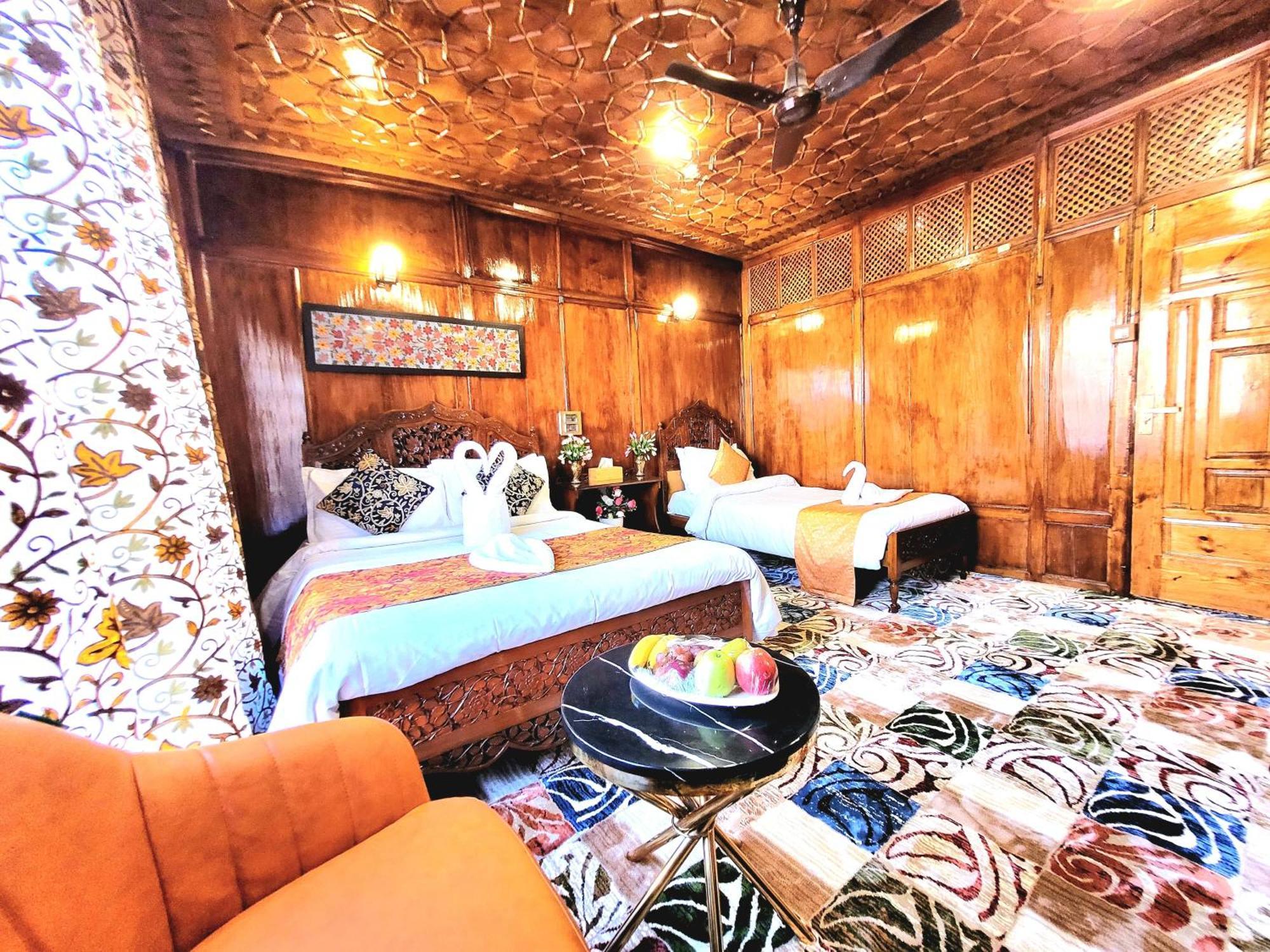 Aziz Palace Group Of Houseboats Srīnagar Zewnętrze zdjęcie