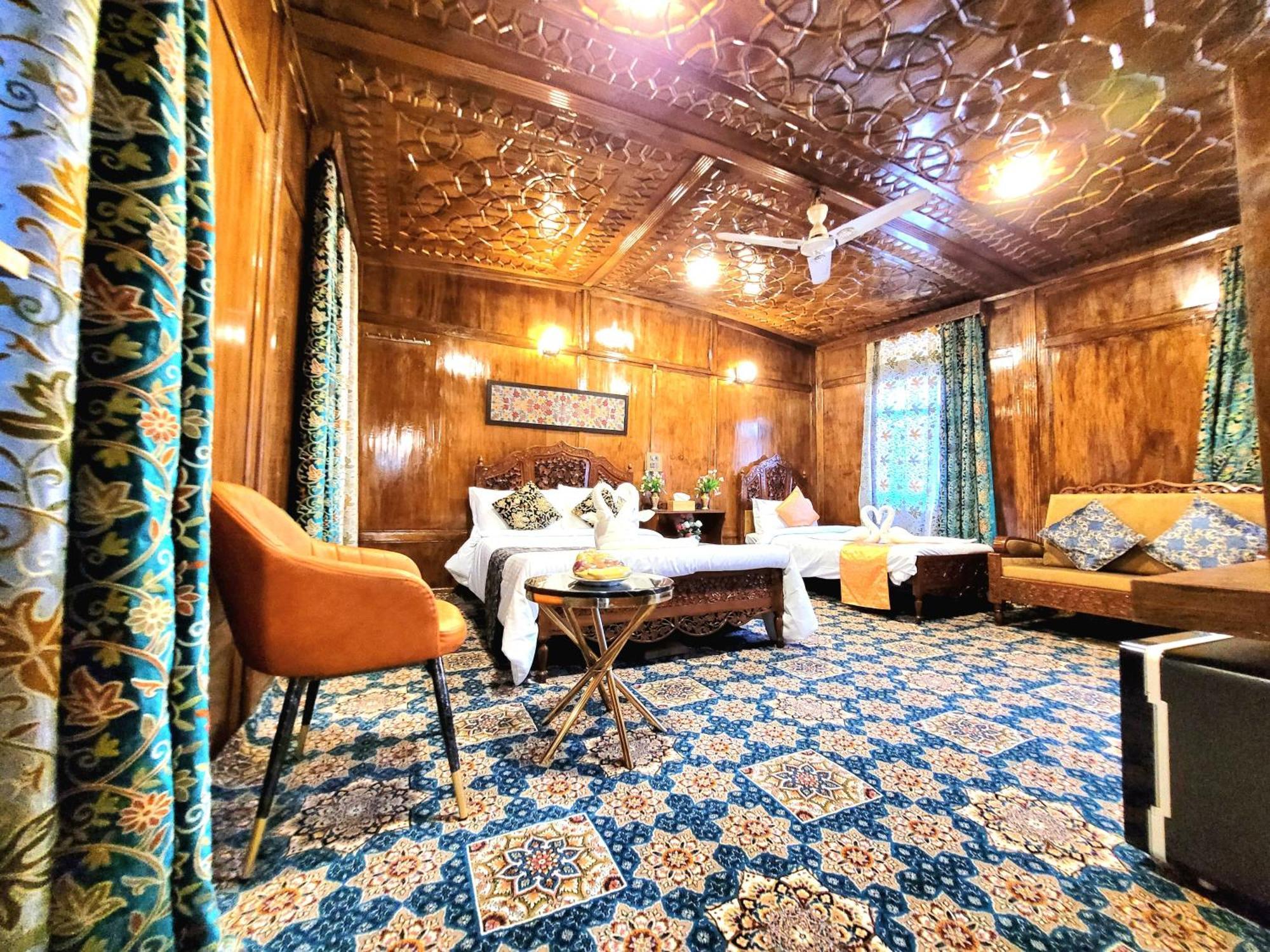 Aziz Palace Group Of Houseboats Srīnagar Zewnętrze zdjęcie