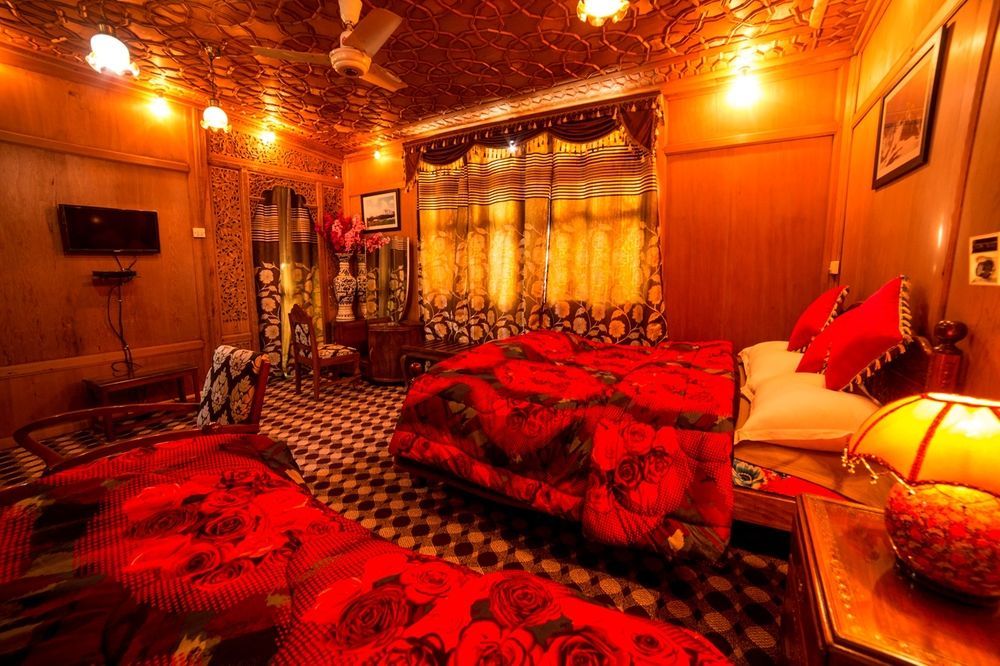 Aziz Palace Group Of Houseboats Srīnagar Zewnętrze zdjęcie