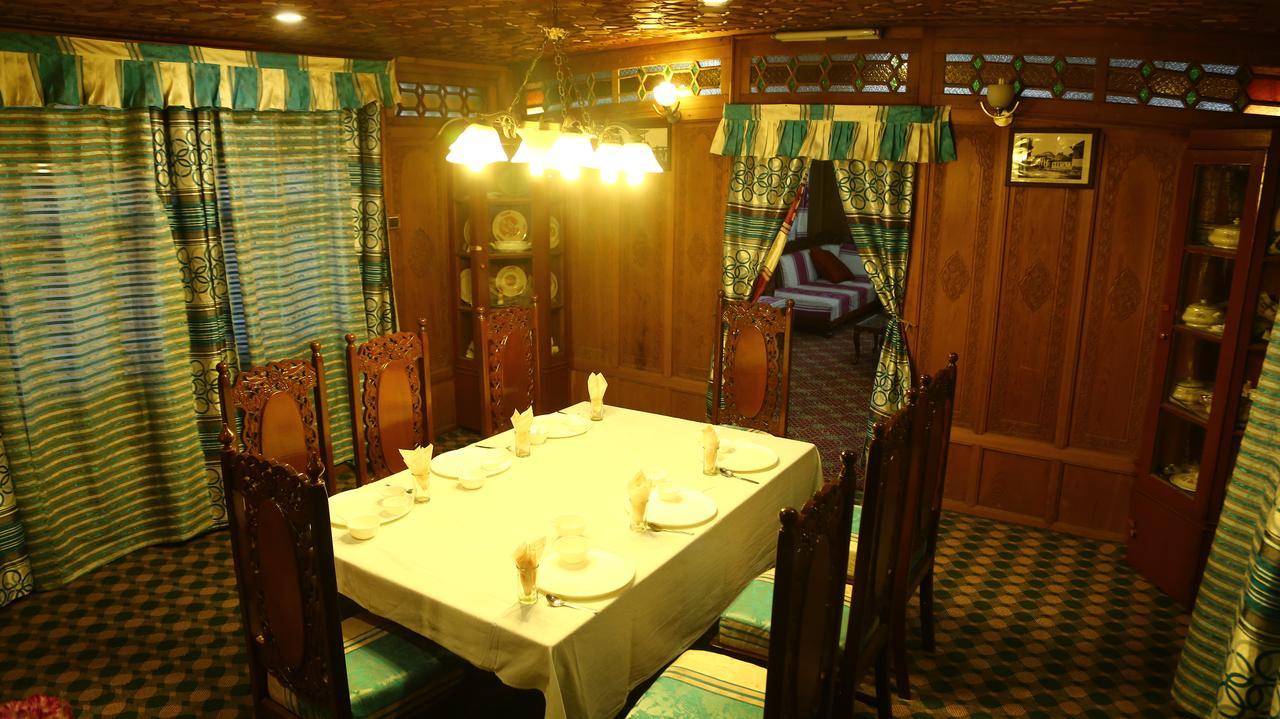Aziz Palace Group Of Houseboats Srīnagar Zewnętrze zdjęcie